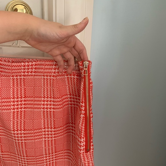 F21 Red & White Plaid Skirt - Picture 3 of 4